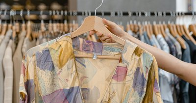 Vintage odzież - gdzie kupić autentyczne perełki z przeszłości?
