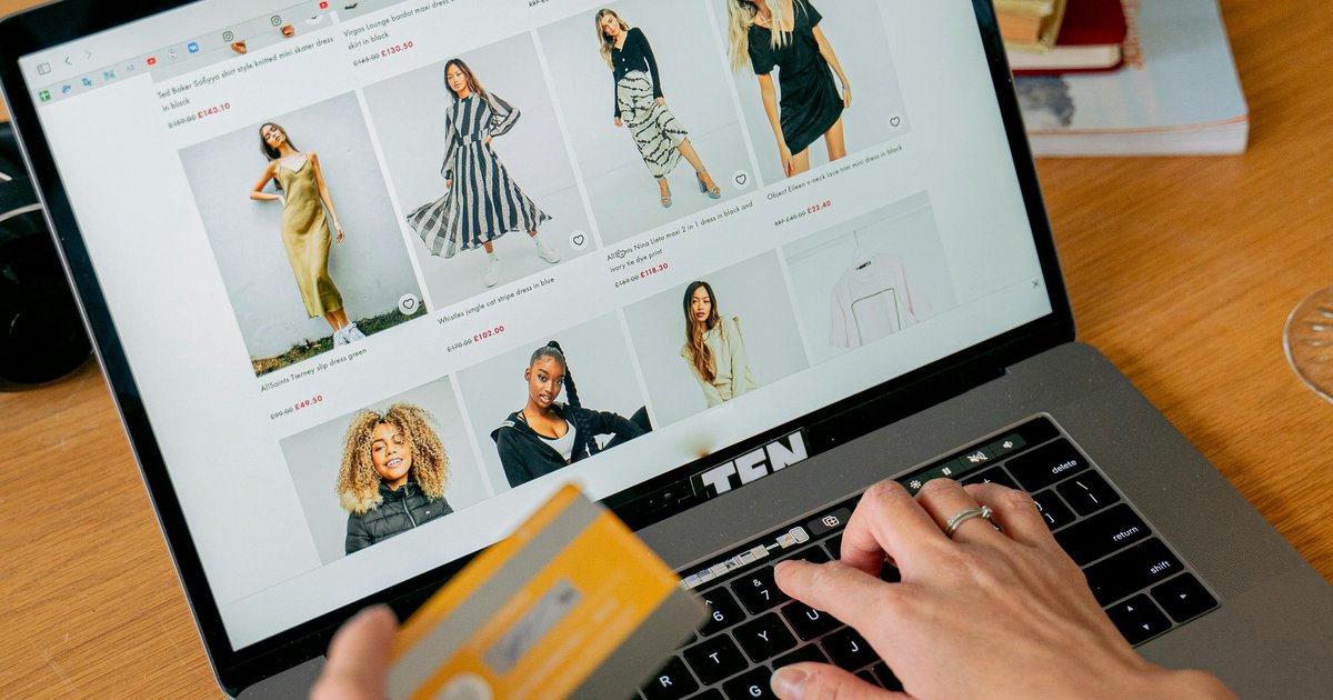 Najlepsze sklepy online z ubraniami w Polsce - gdzie warto kupować?